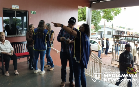 Imagem da notícia Eleições seguem tranquilas em Medianeira; falta de energia não interrompe votação