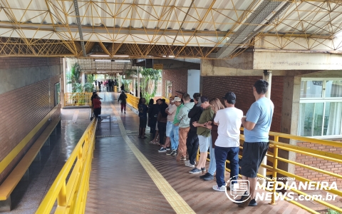 Imagem da notícia Eleições seguem tranquilas em Medianeira; falta de energia não interrompe votação