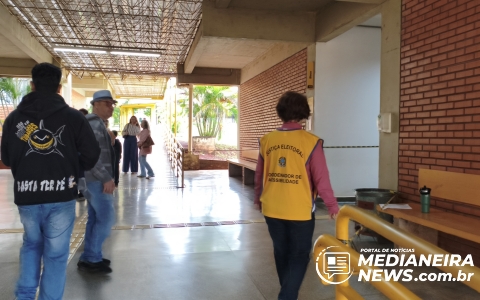 Imagem da notícia Eleições seguem tranquilas em Medianeira; falta de energia não interrompe votação
