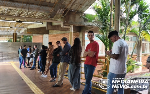 Imagem da notícia Eleições seguem tranquilas em Medianeira; falta de energia não interrompe votação