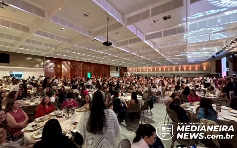 Imagem da notícia Luiza Possi fala sobre propósito e prosperidade em encontro com mais de mil mulheres em Medianeira