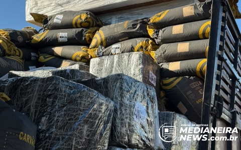 Imagem da notícia Caminhão com mais de 1,5 tonelada de maconha é apreendido na BR-277 em São Miguel