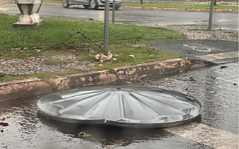 Imagem da notícia Temporal destelha casas, atinge comércios e causa alagamentos em Medianeira e região