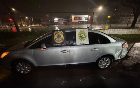 Imagem da notícia Ação conjunta apreende 136 quilos de maconha na BR-277, em Santa Tereza do Oeste