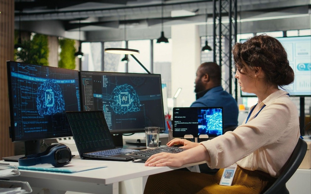 Imagem da notícia A inteligência artificial está mudando o mercado de trabalho? Veja o que dizem os estudos
