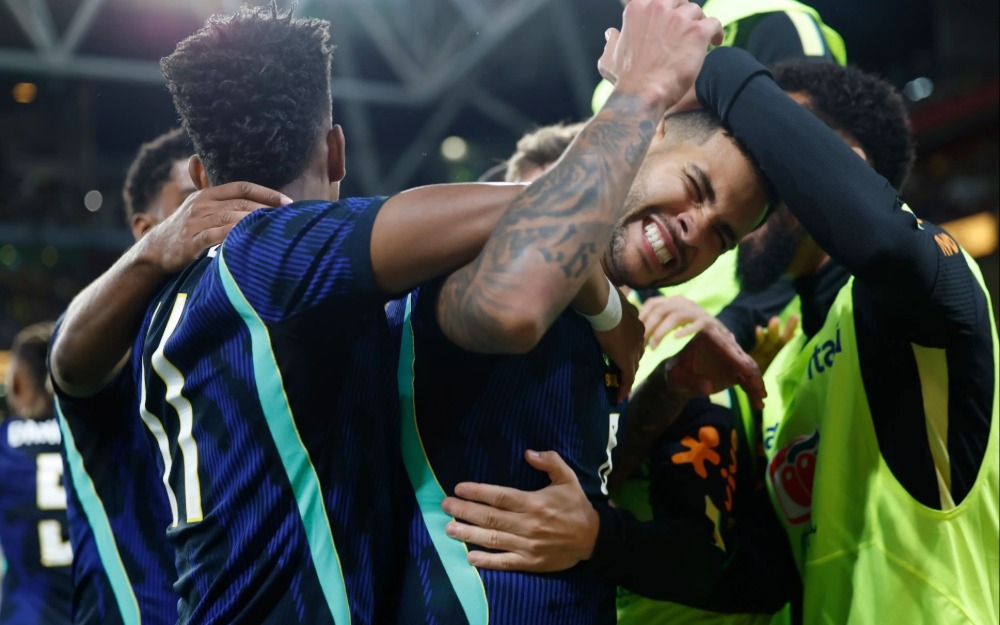 Imagem da notícia Brasil vence a Austrália por 4 a 2 em amistoso e conquista primeira vitória após a Copa do Mundo