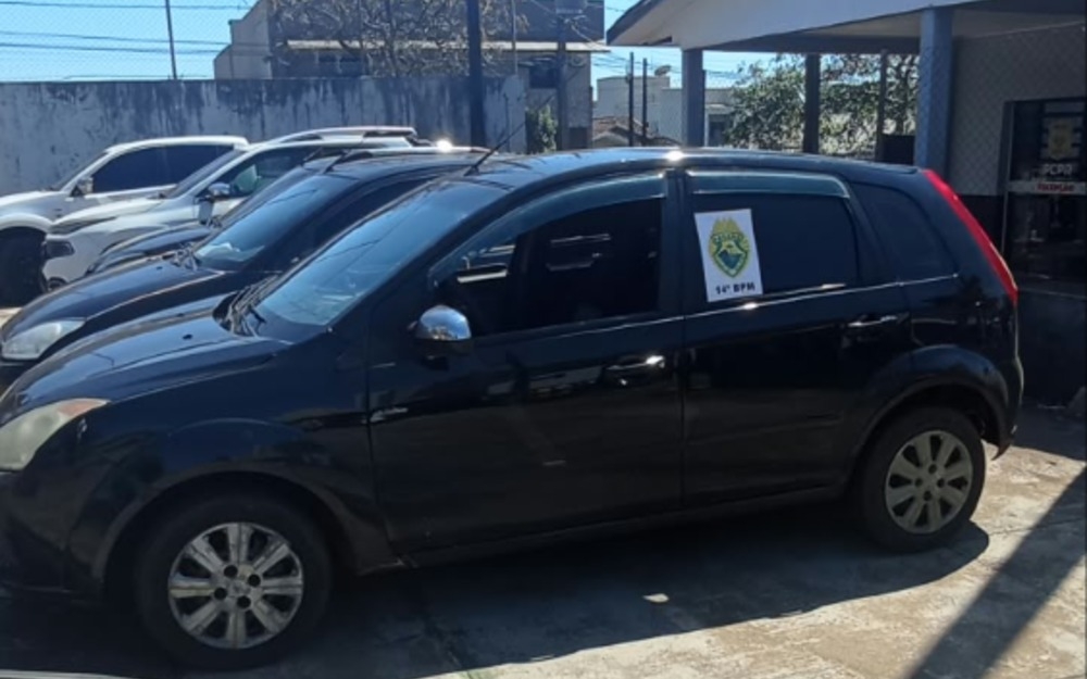 Imagem da notícia Fiesta com registro de roubo é recuperado pela Polícia Militar em Medianeira