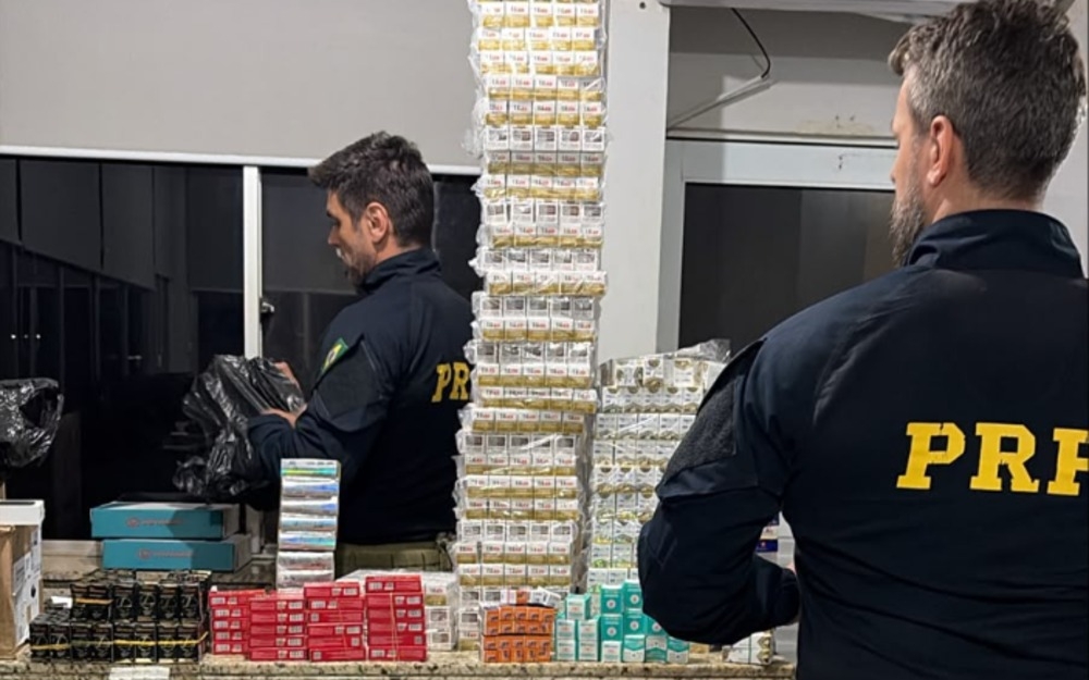 Imagem da notícia PRF apreende cerca de 4 mil caixas de medicamentos e anabolizantes na BR-277