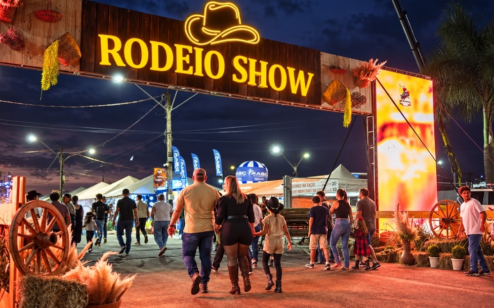 Imagem da notícia Rodeio Show começa nesta quinta com Fernando & Sorocaba em Santa Terezinha de Itaipu