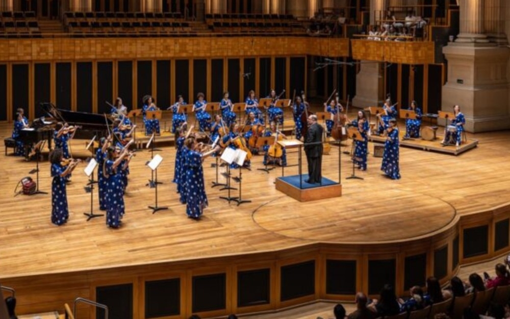 Imagem da notícia Sesc Medianeira segue programação de 80 anos com Autoraminhas e Ladies Ensemble